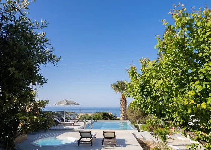 Queen\'S Gem Luxury Villa - Heated Jacuzzi & Pool