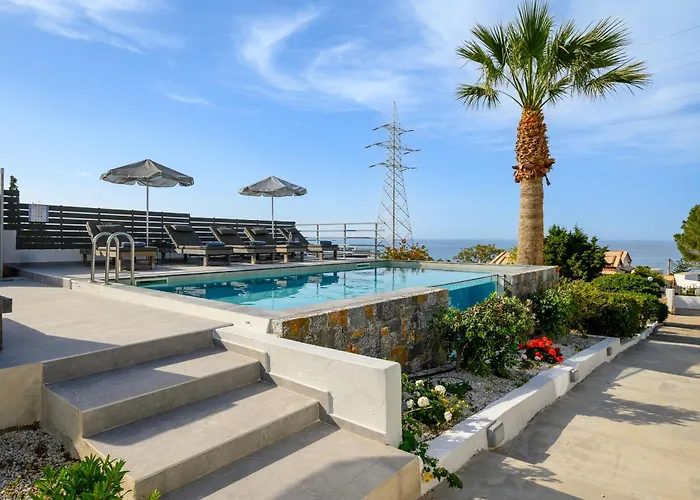 Queen\'S Gem Luxury Villa - Heated Jacuzzi & Pool
