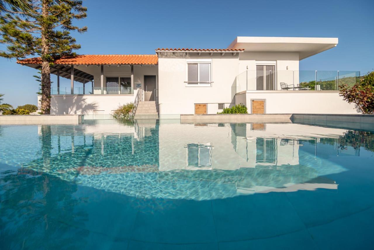 Queen's Gem Luxury - Heated Jacuzzi & Pool