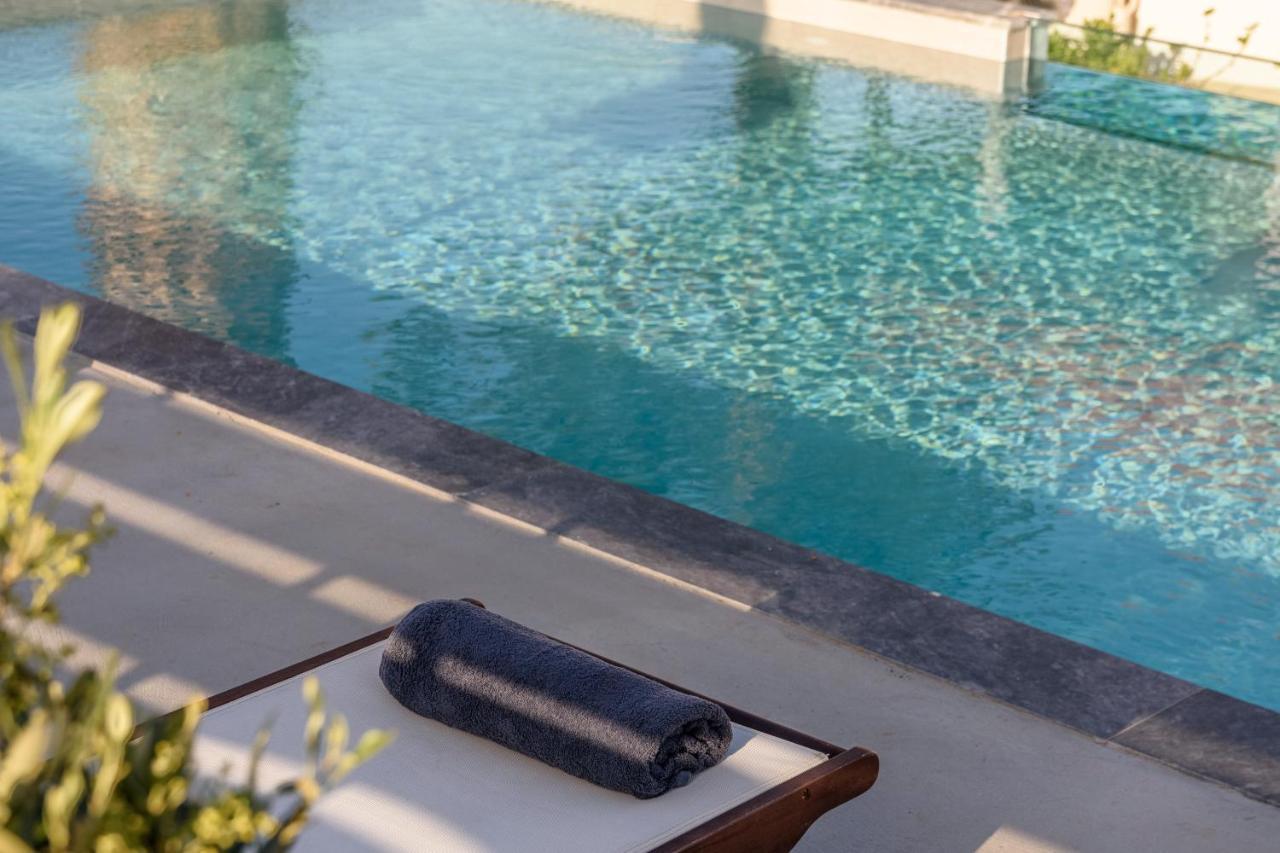 Queen's Gem Luxury - Heated Jacuzzi & Pool