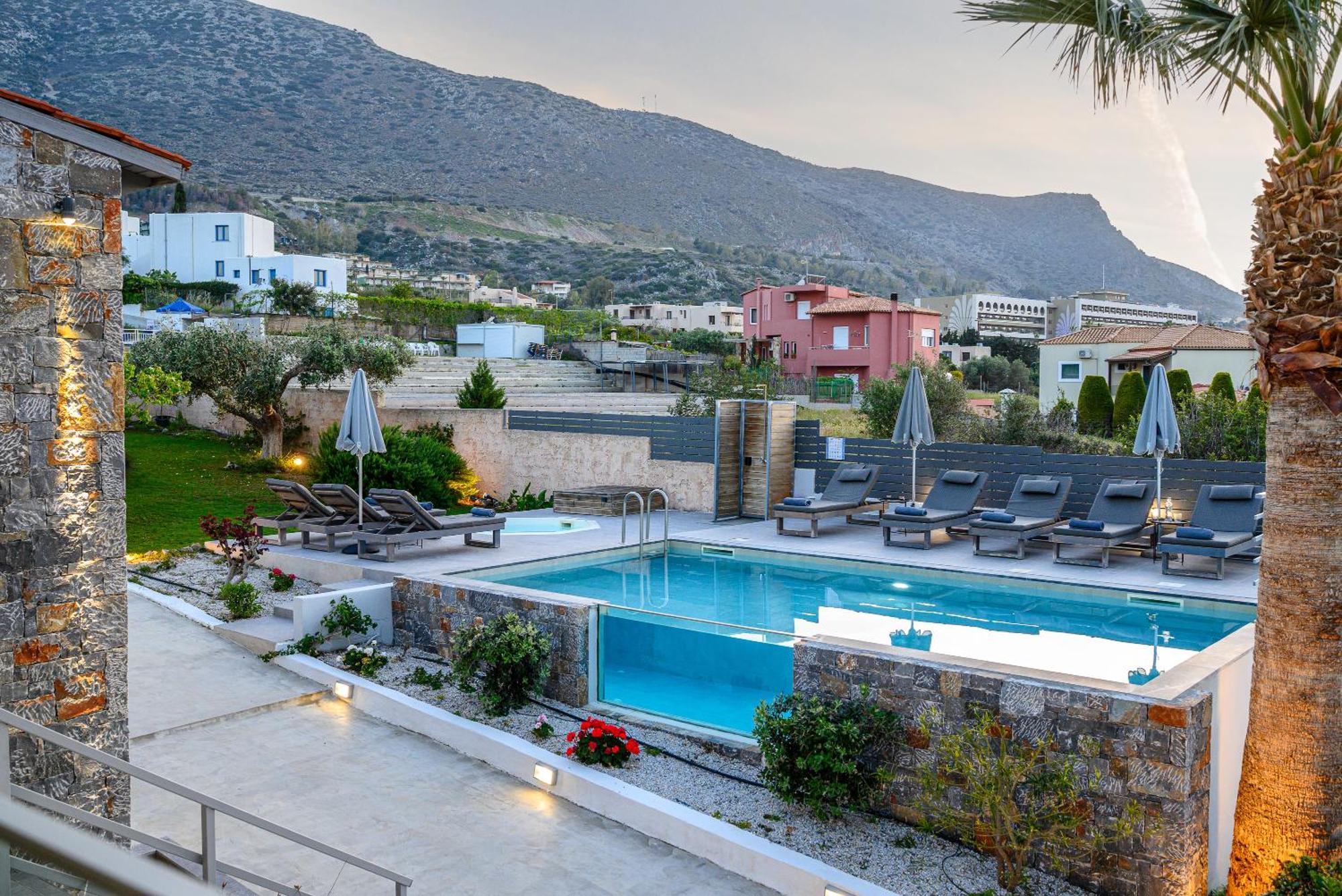 Villa Queen's Gem Luxury - Heated Jacuzzi & Pool *