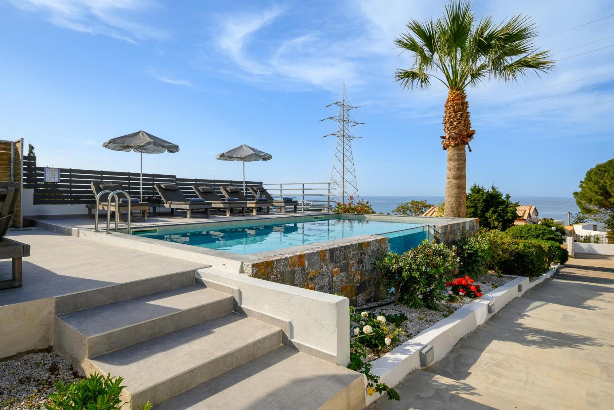 Queen's Gem Luxury - Heated Jacuzzi & Pool *